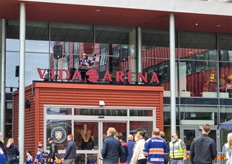 I samband med familjefesten var det en DJ som spelade utanfr arenan innan matchstart. Foto: Josefin Petersson