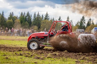Andra platsen i klassen modifierad togs av Niels Mads�n 24 �r, fr�n S�vsj� i en MF35 som t�vlade f�r femte g�ngen. Foto: Josefin Petersson