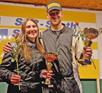 Kalle Ingesson och Emma Adolfsson imponerade med seger i tv� av tre t�vlingar i standardklassen med sin BMW. Foto: Sara Mejving