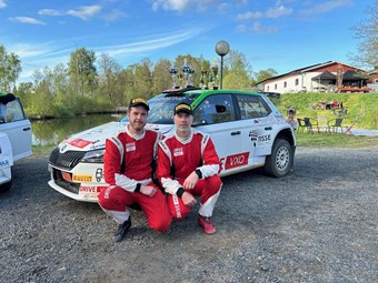 Robin Adolfsson och Nicklas Jidflo tog hem totalsegern i den nya Skoda R5:an efter seger i tv� av tre delt�vlingar i SSR Weekend. Foto: DRIVE VXO