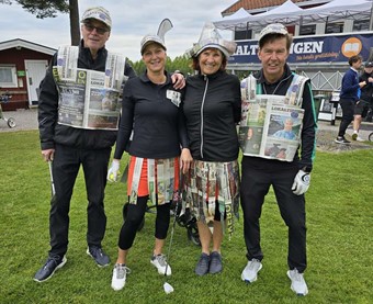 Priset f�r b�sta kl�dsel vann Local Hero Followers best�ende av Benny F�rm, Maria F�rm, Anna-Lena Danielsson och Tord Ivarsson. Foto Calle Kogiannakis