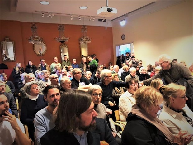 Fullsatt p Ivar Arpi - nu drmmer Jon (KD) om Alexander Bard 