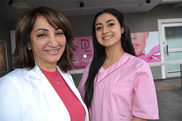 Sajda anser att hon hjlper sina kunder:Sknhet r inte fel