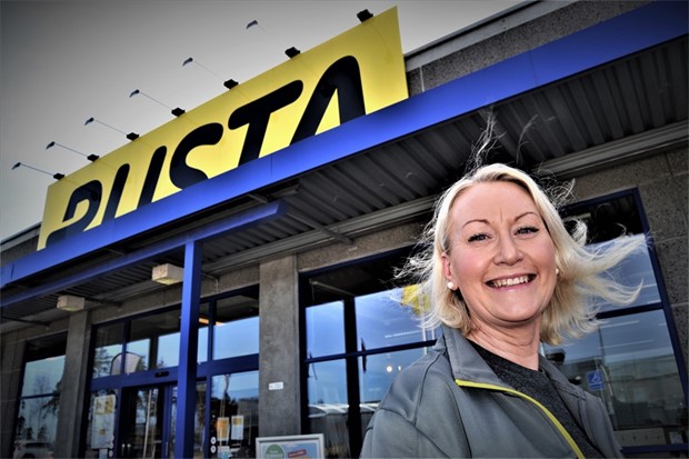 Rusta sl�r alla rekord: �Vi s�ljer studsmattor som sm�r i solsken�