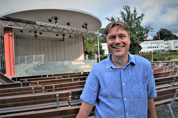 Jan-�ke redo f�r en st�rre scen: �Jag st�ller upp f�r partiet�