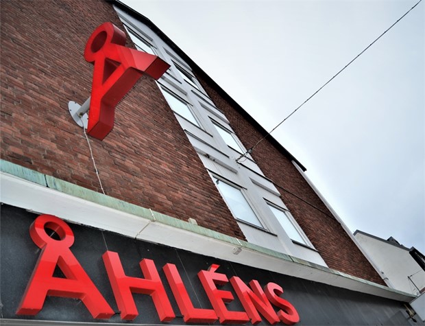 hlns ppnar outlet i Vxj