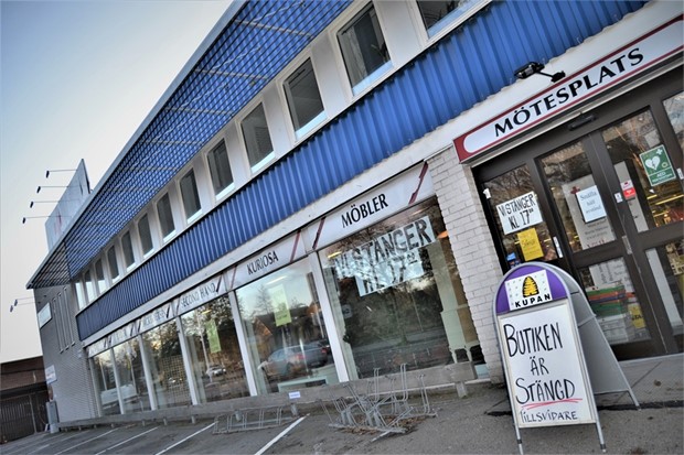 Covid-19 st�ngde ned R�da korsets butiker