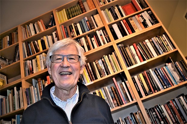 Rolf har vigt sitt liv �t b�cker: �En livsstil att ha antikvariat�