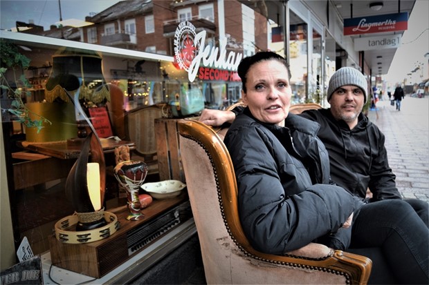 Jennie har hittat dr�mlokalen - ihop med sin bror Johan