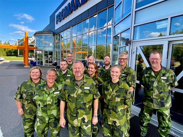 H�gste chefen bes�kte V�xj� � vill synligg�ra uniformen