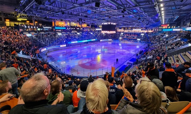 Vida Arena kokade nr Lakers tog tre nya pong 