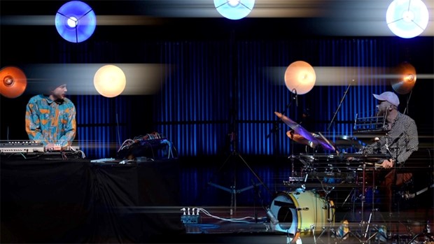 Elektroniska tongngar p Hofs Lifs 