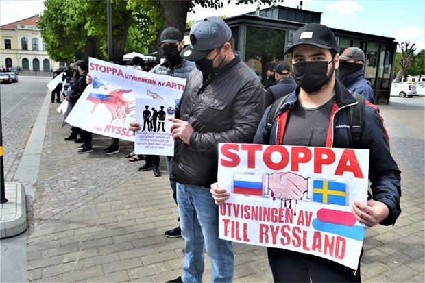Protest mot utvisning av tjetjen: ”Ryssland kan använda honom i kriget i Ukraina”