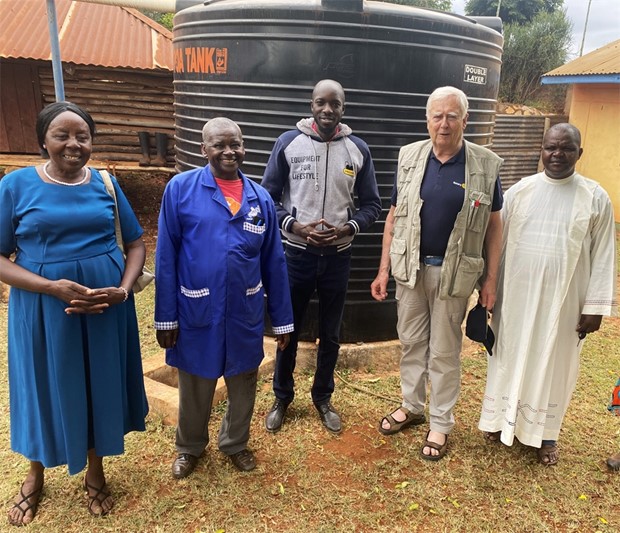 Rotaryklubbar bidrar till vattenf�rs�rjning