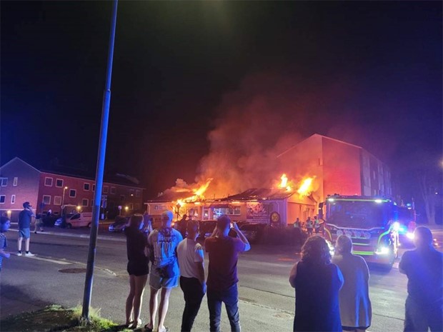 Branden p ster - misstnkta sgs vid pizzerian innan branden