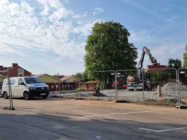 Br�nda tomten blir parkering 