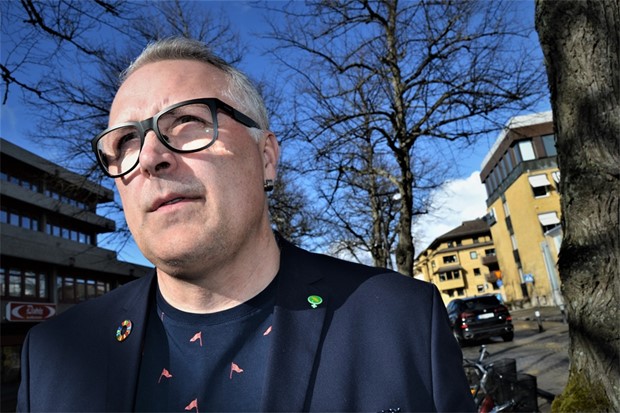 MP �ppnar d�rren p� vid gavel f�r C i ett r�dgr�nt styre