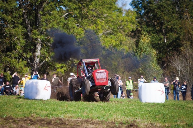 I r blir det traktorrace i Moheda