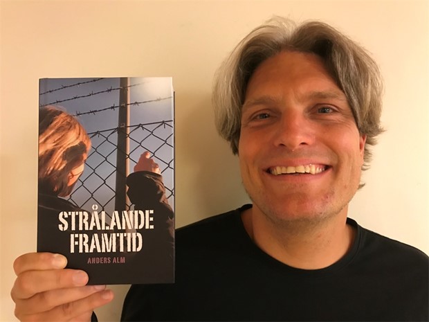 F�re detta V�xj�bo g�r romandebut - och deltar p� bokm�ssan