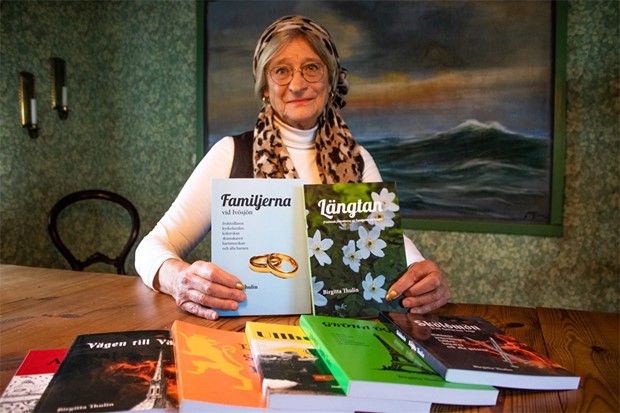 Efter hyllningarna � boken Familjerna vid Iv�sj�n har f�tt en forts�ttning 