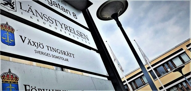 Lkare hade knivar med sig i tingsrtten - dms fr brott mot knivlagen