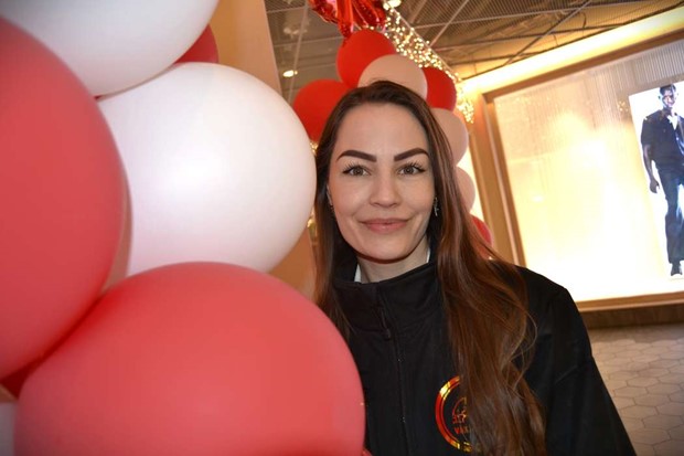 Jacqueline vill gra Tegnrgallerian roligare