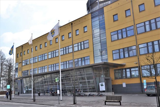 Polis glmde sitt vapen p toaletten i polishuset i Vxj