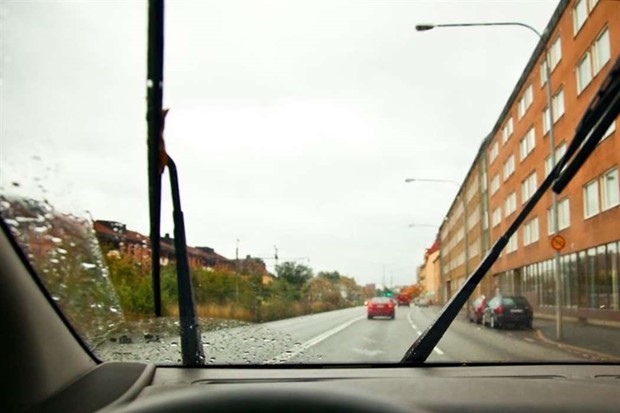 S uppdaterar du bilens vindruta - Mekonomen vgleder till sker sikt 