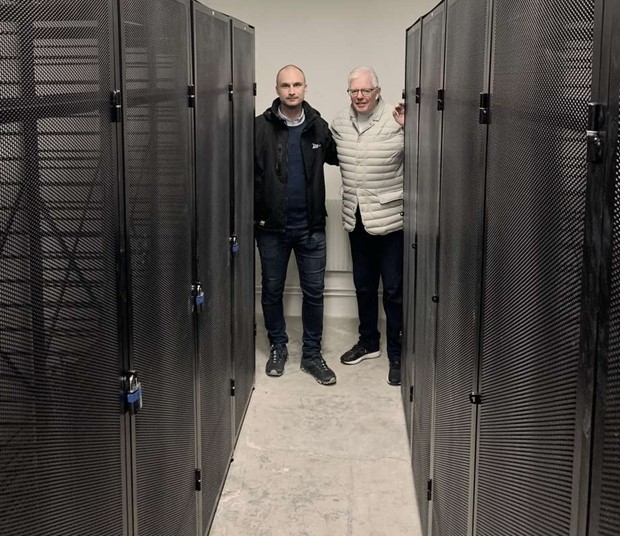 MT-Svets i Grimslv inreder vinkllare med hockeylegend