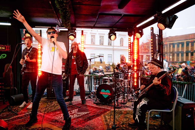 Efter succ�n i Musikhj�lpen - Crazy Daze siktar p� Sweden Rock