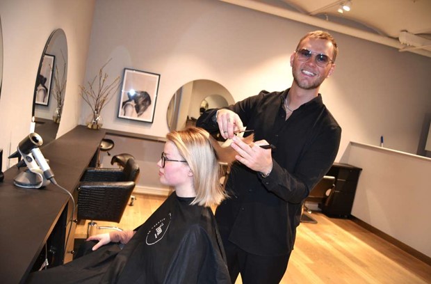 Drmuppdraget: Viktor ska styla hret p artisterna i mellon