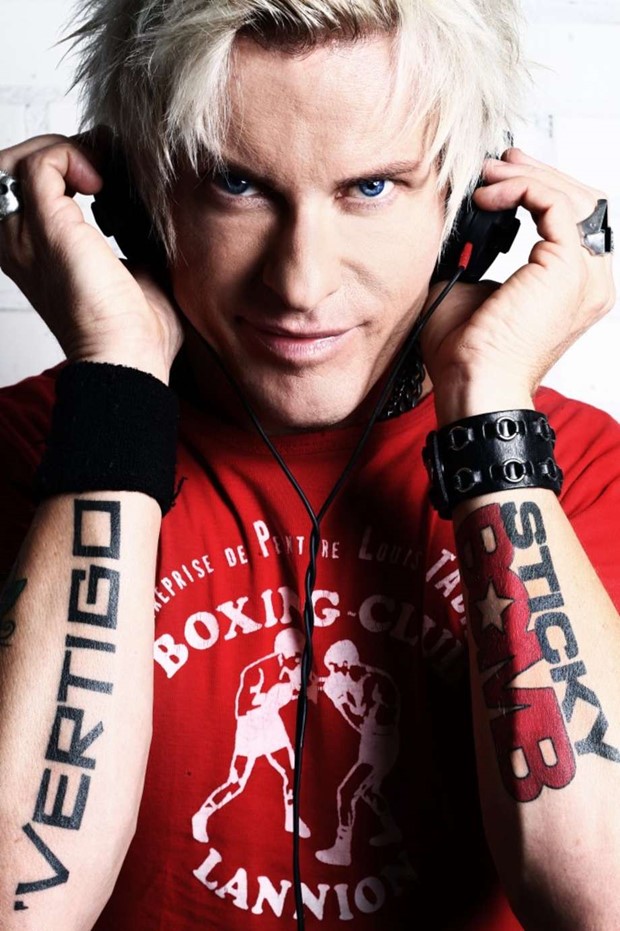 Sticky Bombs k�rleksfulla hyllning till Creedence 