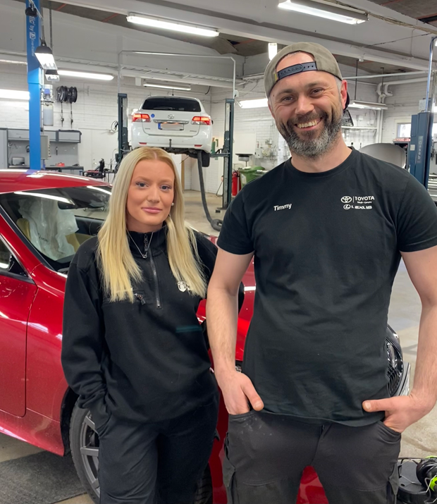 Amanda har alltid varit lite biltokig � g�r andra �ret p� fordonsprogrammet