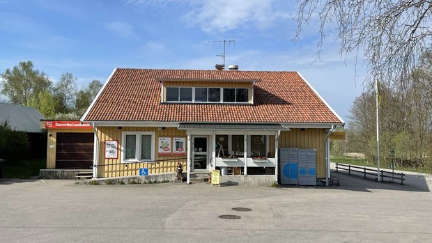 Kalvsvik laddar fr blomningsfest