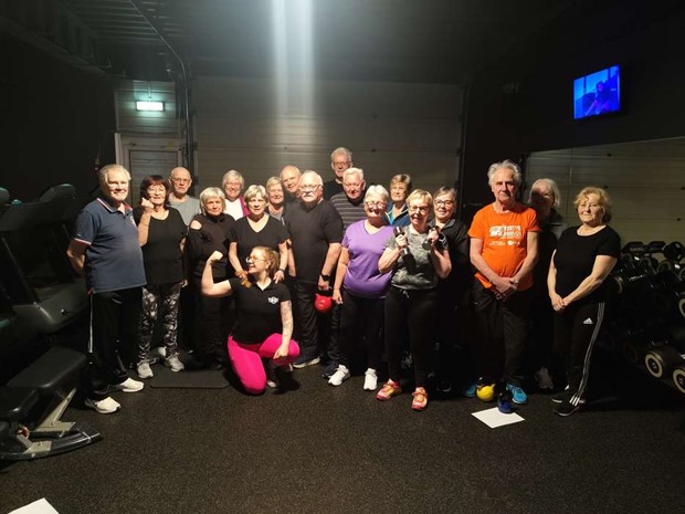 PRO-medlemmar trnar cirkel-trning p KS Gym och Fitness