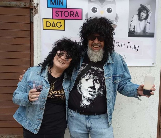 Vnnerna samlar in ugglor till vlgrenhet fr att fira Magnus Uggla