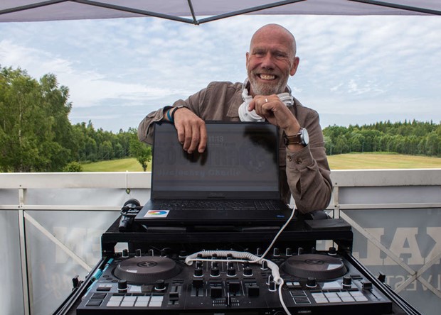 Charlie Carlsson har varit DJ i 50 rJag fr en kick av att gra andra glada