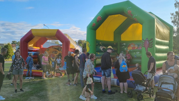 �rets Mohedadagar n�rmar sig