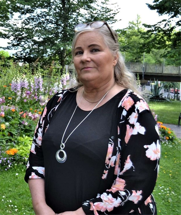 Pernilla Wikelund (SD): �M�ste kunna ha br�llop utan att bli manglad av media�