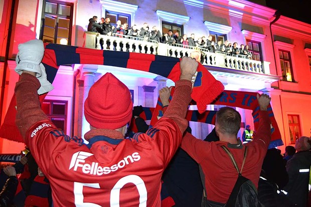 ster firades av tusentals  fans p Stortorget i Vxj 