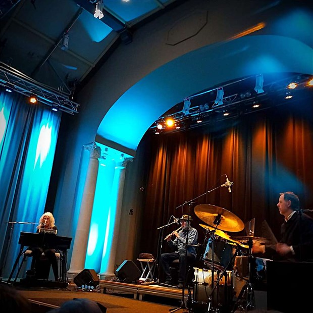 Merit Hemmingson förtrollade publiken på Nygatan 6 Merit Hemmingson förtrollade publiken på Nygatan 6