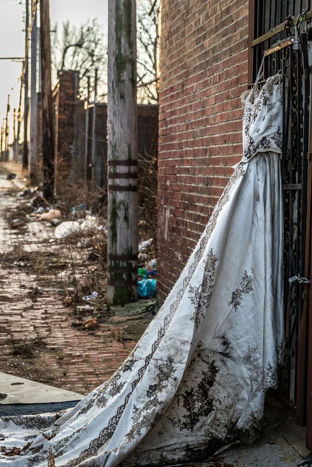 K�pte trasig br�llopskl�nning - s�ljaren v�grar l�mna tillbaka pengarna