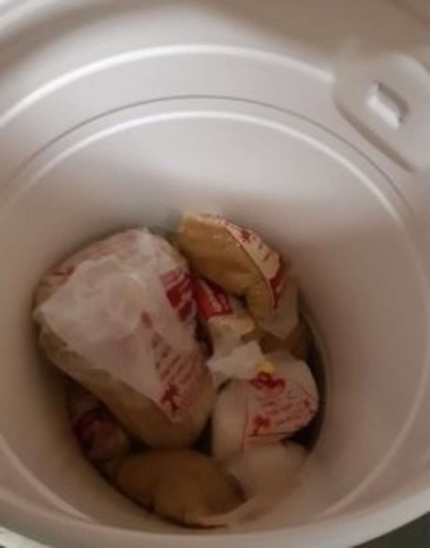 Smuts och personal som r�ker i k�ket - ett matst�lle fullt av brister i V�xj�