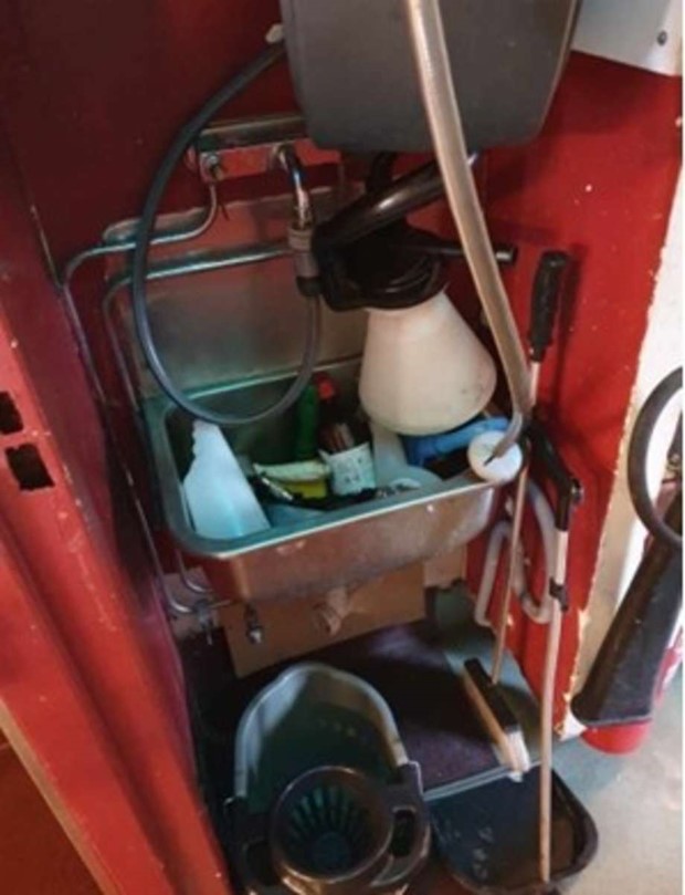 Flera brister på populär restaurang Flera brister på populär restaurang