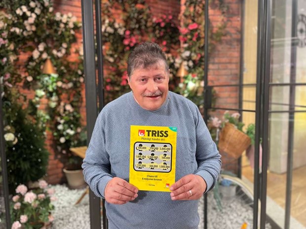 P�r fr�n V�xj� vann 100 000 p� Triss