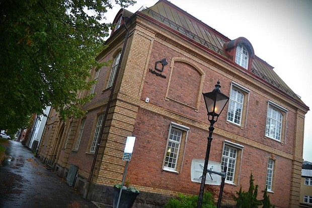 Hyresg�st polisanm�ld - hotade anst�lld p� Vidingehem 