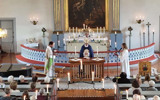 Skatelvs kyrka firade 200 r med mssa och folkfest