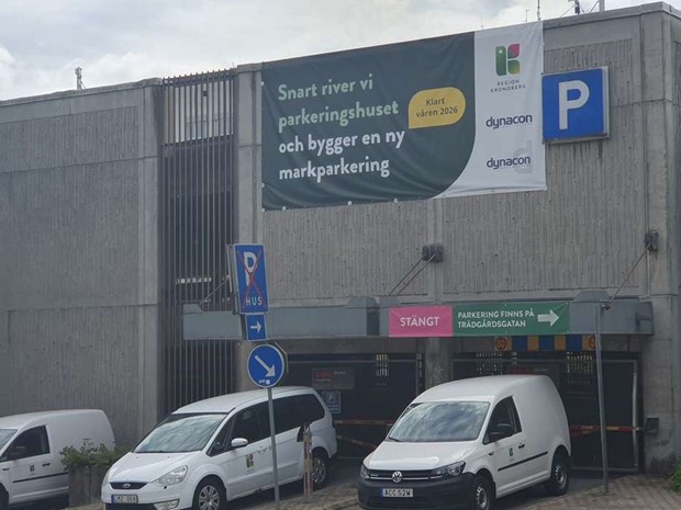 Parkeringshuset vid Växjö sjukhus rivs Parkeringshuset vid Växjö sjukhus rivs