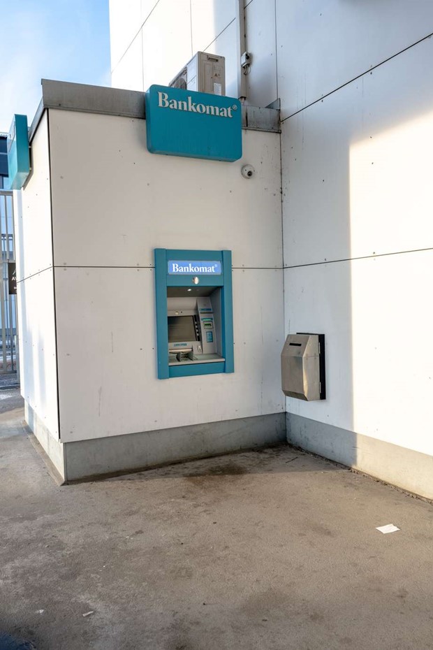 Kvinna dms fr bedrgeri med bankkort i 32 fall