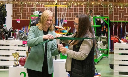 Fritidsbanken r invigd i Alvesta En ny mtesplats dr alla r vlkomna 